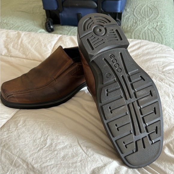 Men’s size 42 Ecco shoes. - Picture 2 of 2